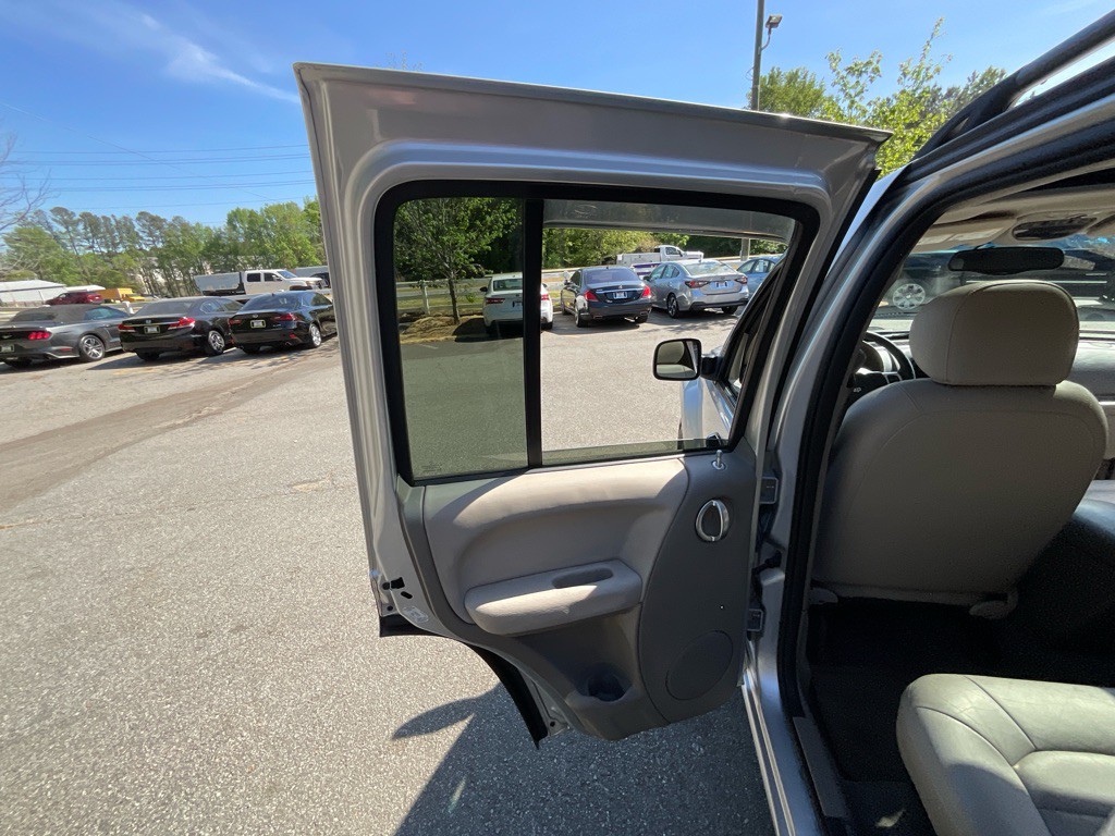 2004 Jeep Liberty Image 40
