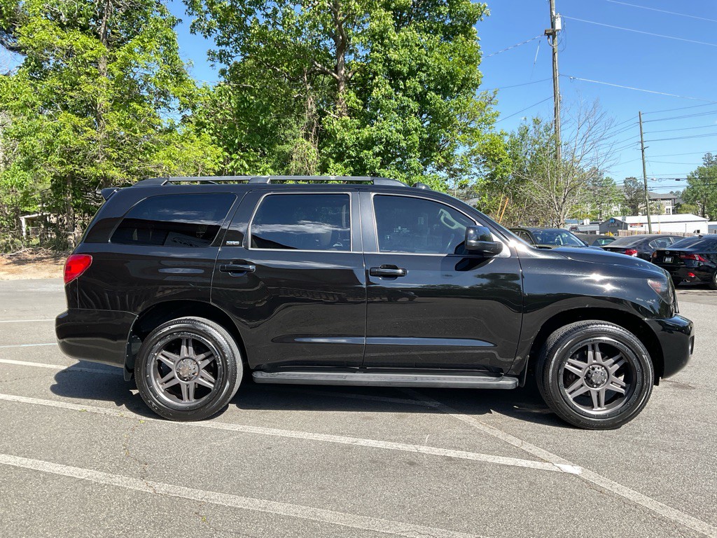 2017 Toyota Sequoia Image 4
