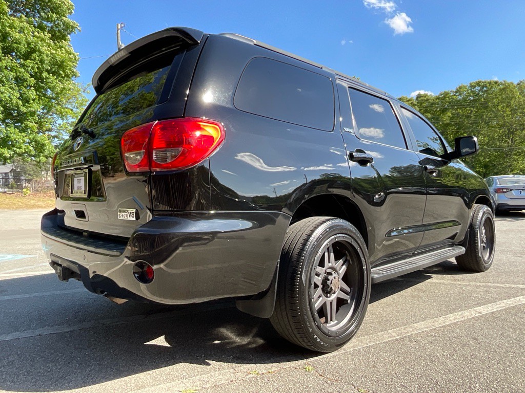 2017 Toyota Sequoia Image 5