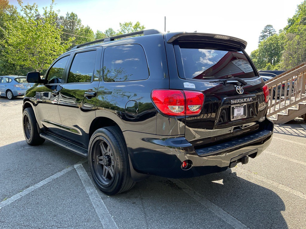 2017 Toyota Sequoia Image 7