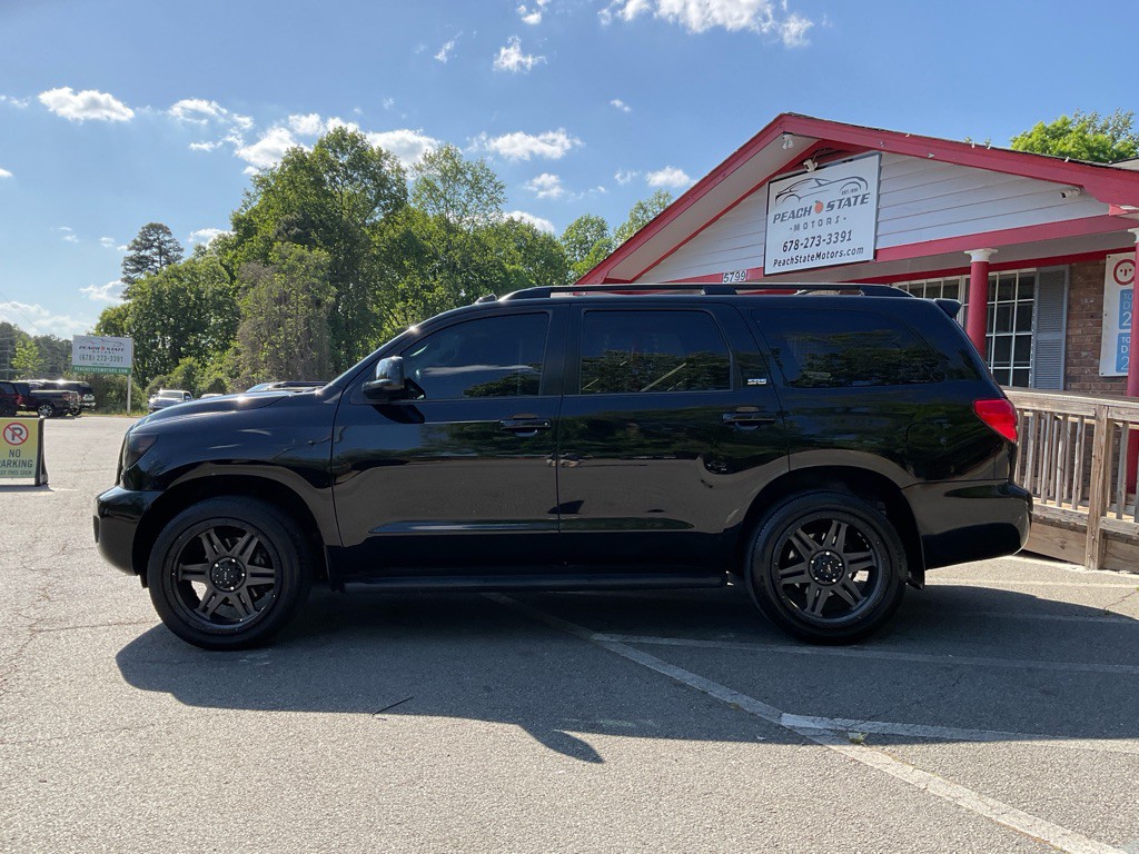 2017 Toyota Sequoia Image 8