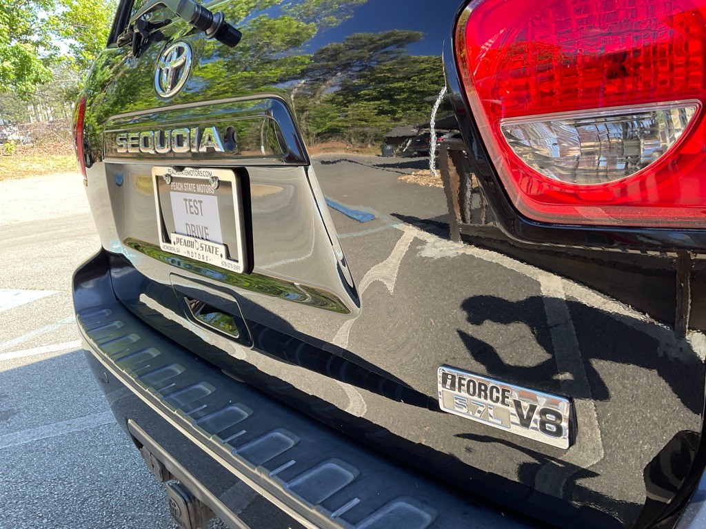 2017 Toyota Sequoia Image 9