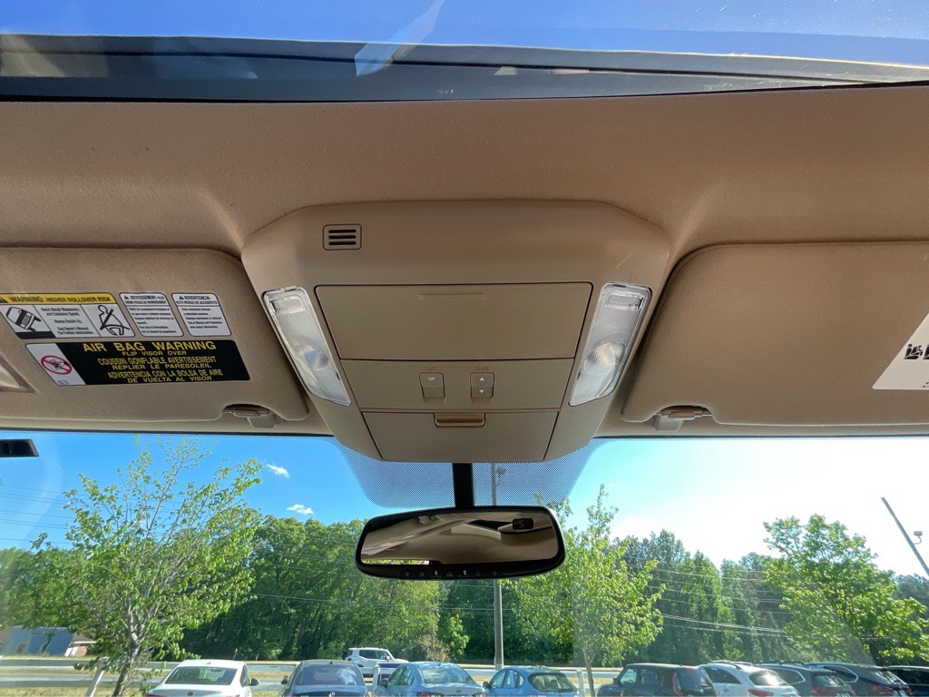 2017 Toyota Sequoia Image 27