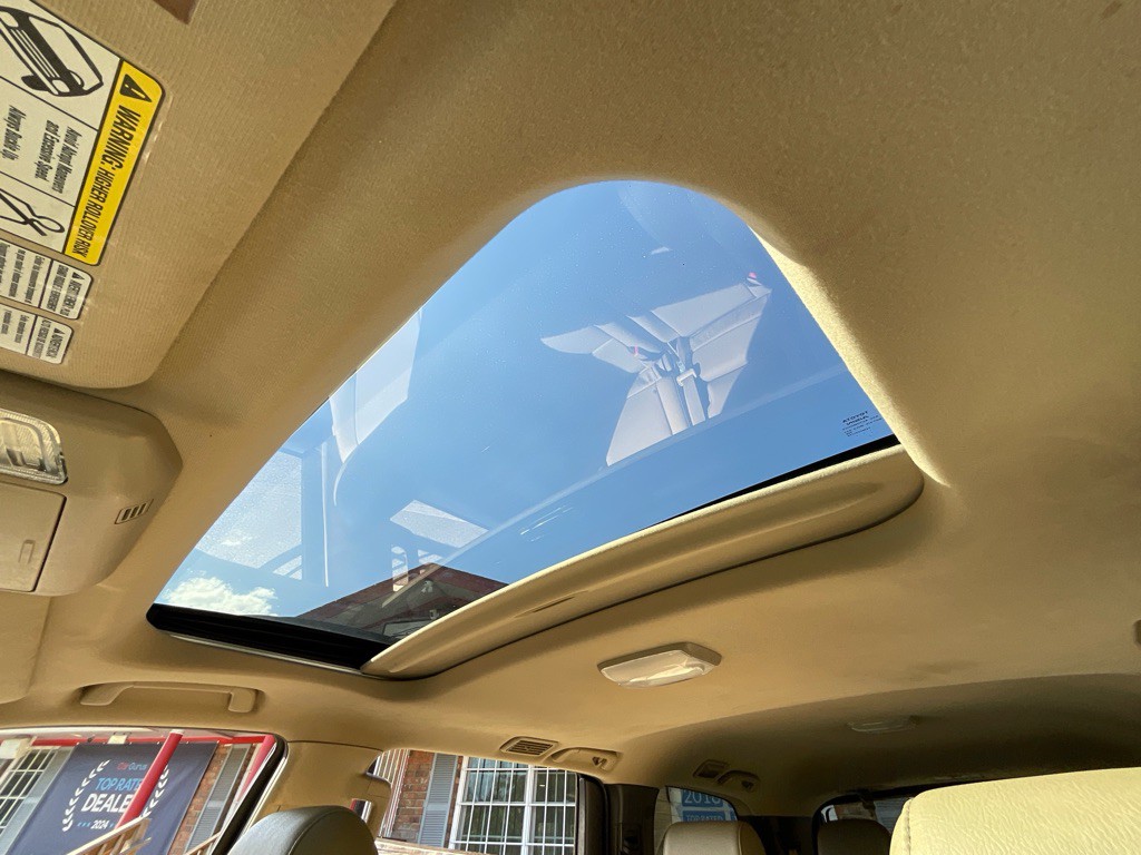 2017 Toyota Sequoia Image 28