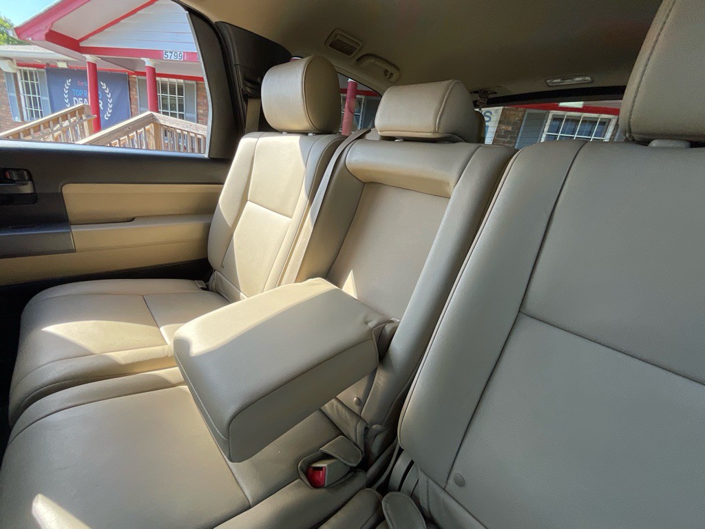 2017 Toyota Sequoia Image 35