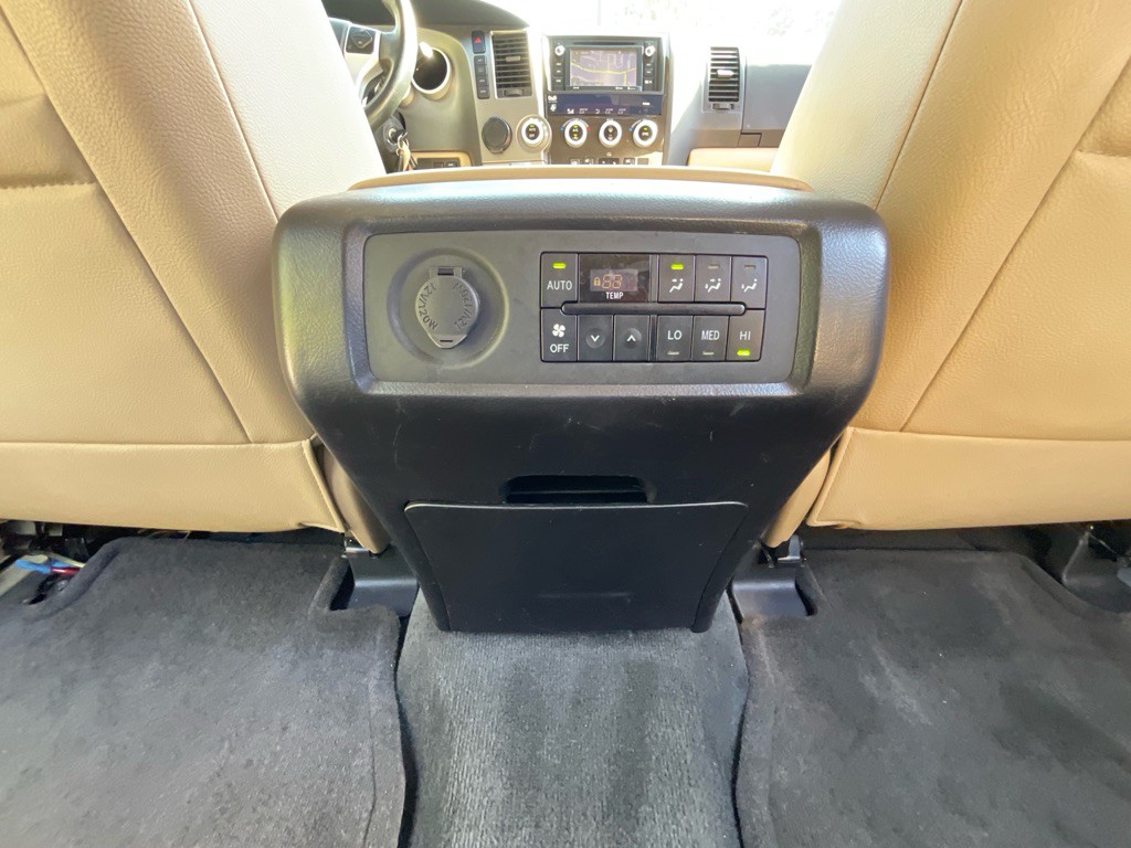 2017 Toyota Sequoia Image 36