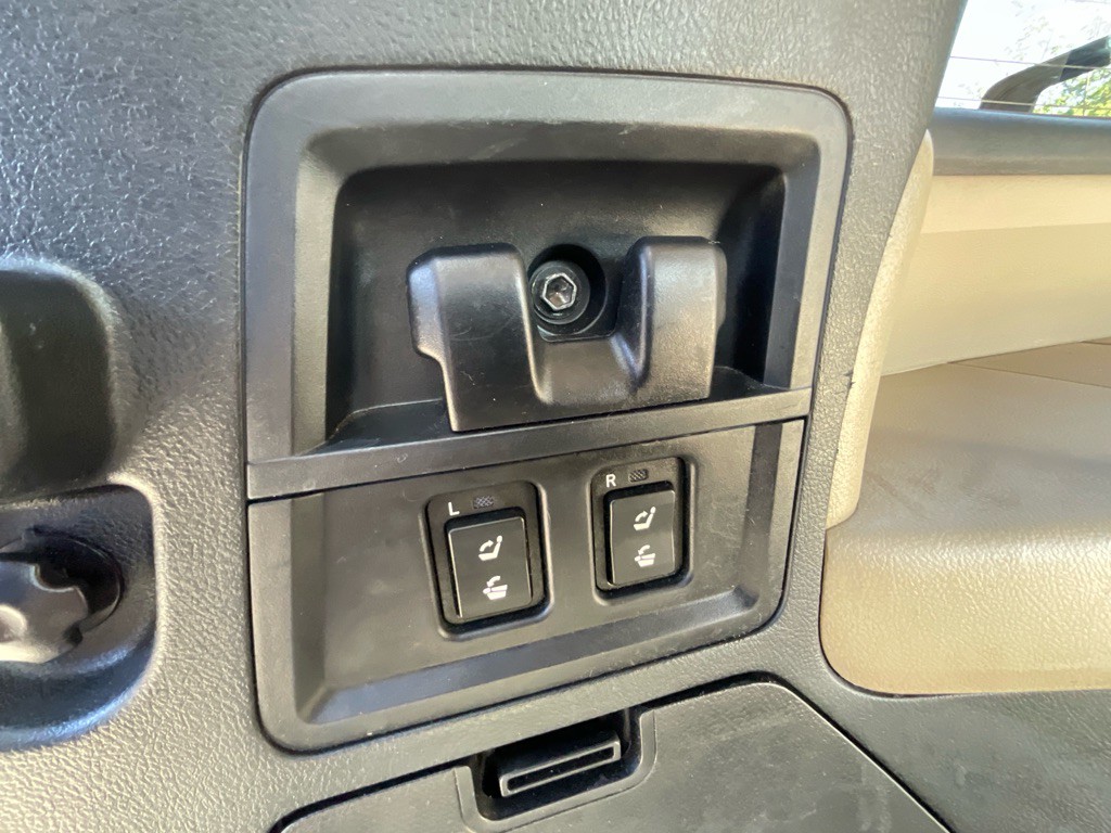 2017 Toyota Sequoia Image 43