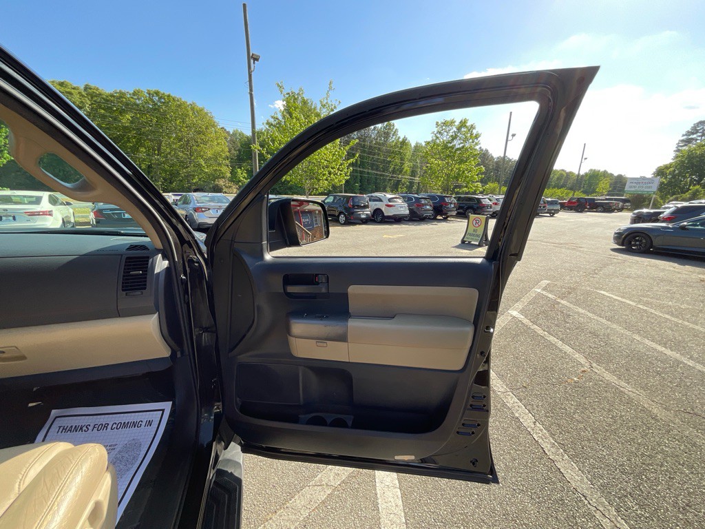 2017 Toyota Sequoia Image 48