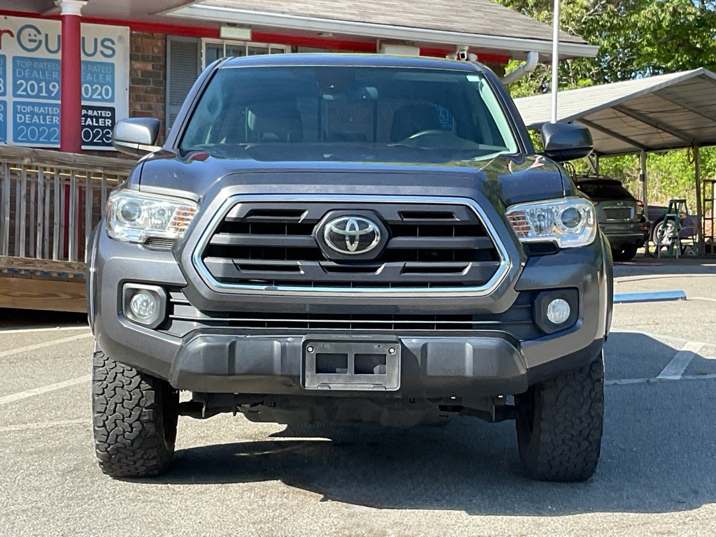 2019 Toyota Tacoma Image 2