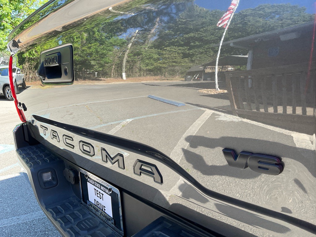 2019 Toyota Tacoma Image 10