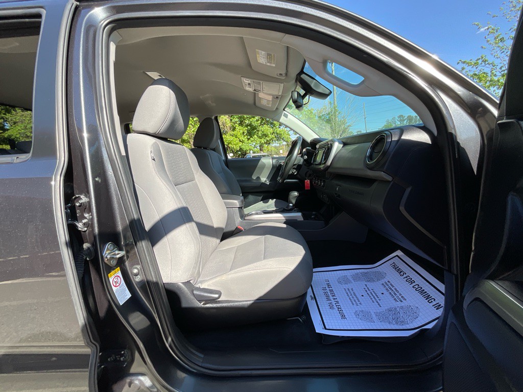 2019 Toyota Tacoma Image 19