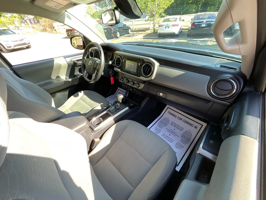 2019 Toyota Tacoma Image 20