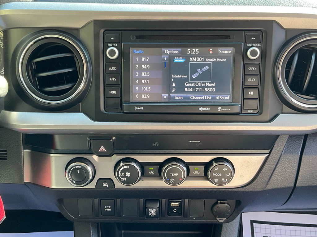 2019 Toyota Tacoma Image 24