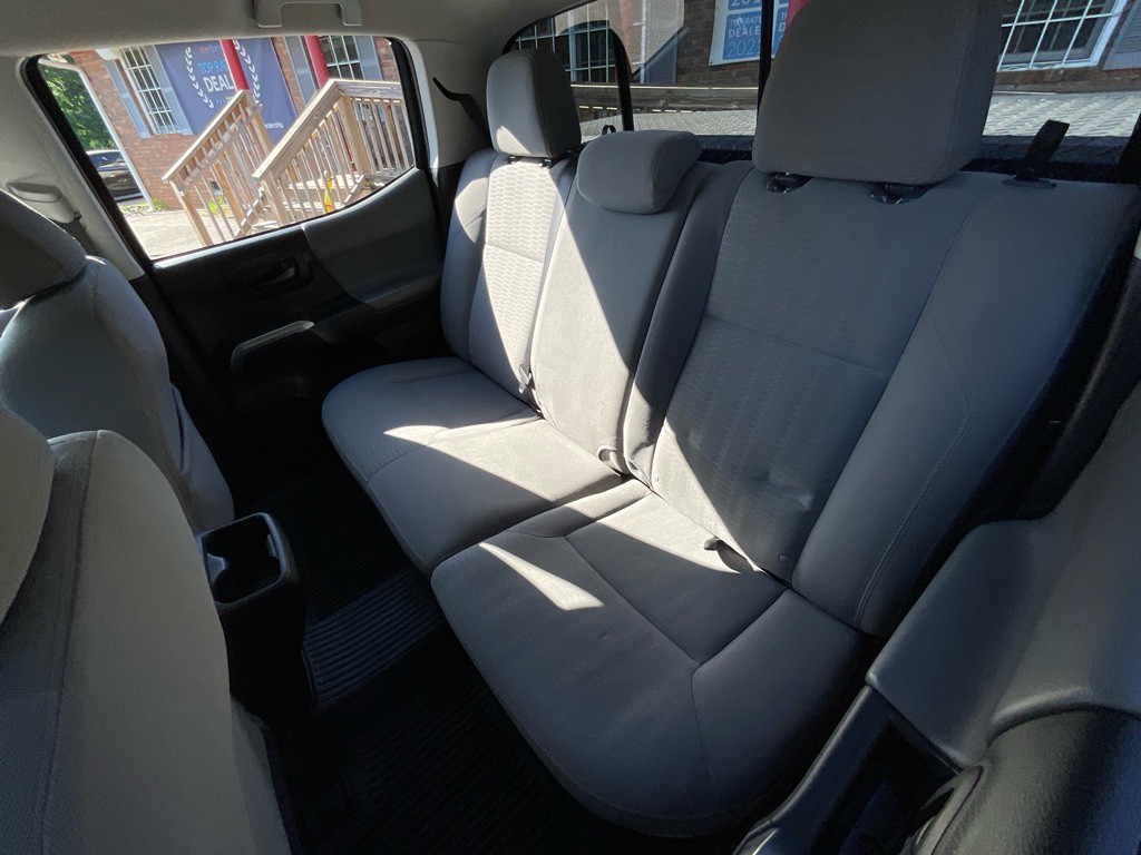 2019 Toyota Tacoma Image 31