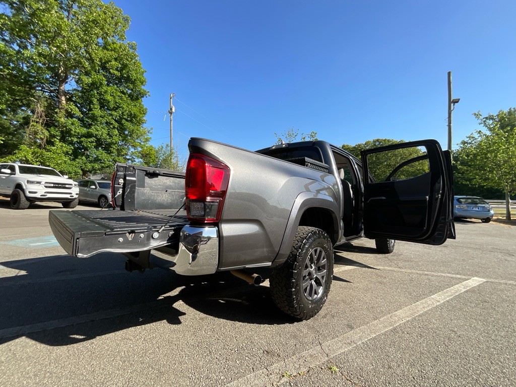 2019 Toyota Tacoma Image 37