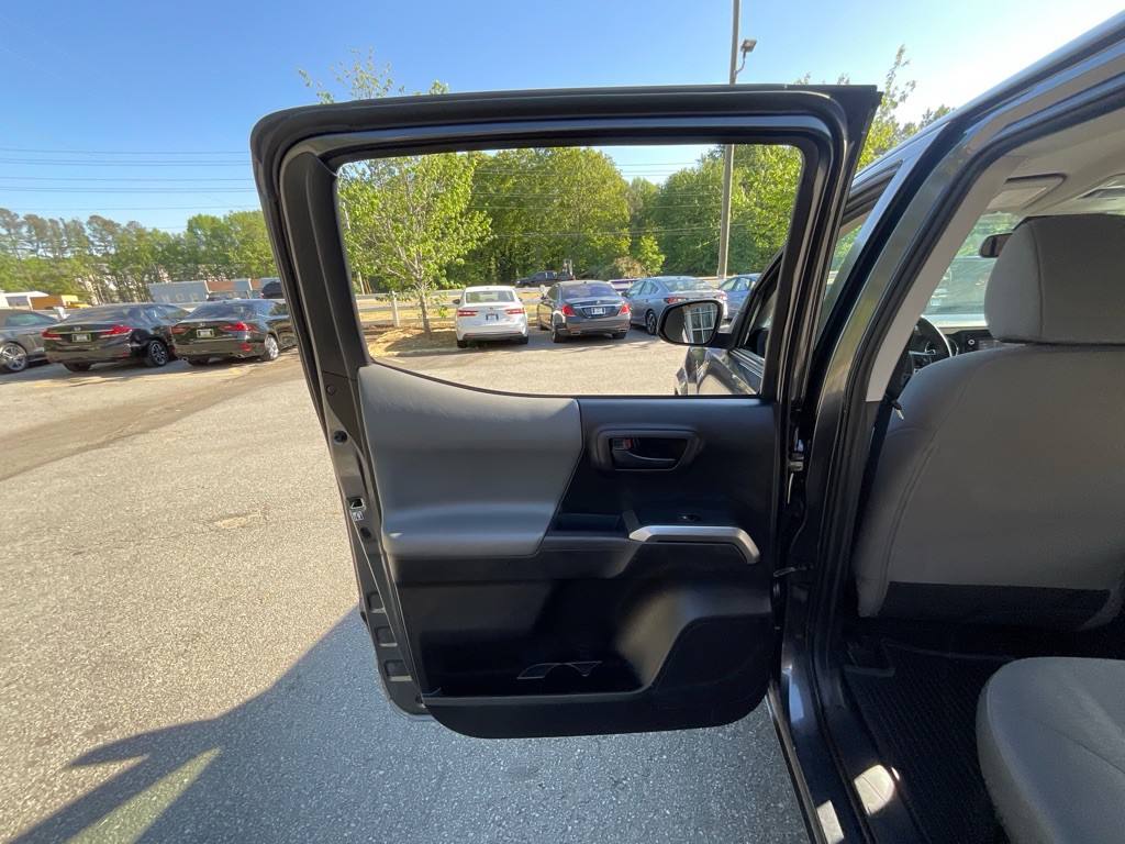 2019 Toyota Tacoma Image 43