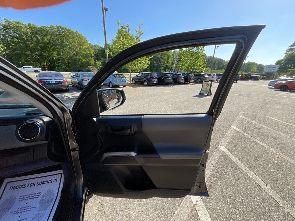 2019 Toyota Tacoma Image 44