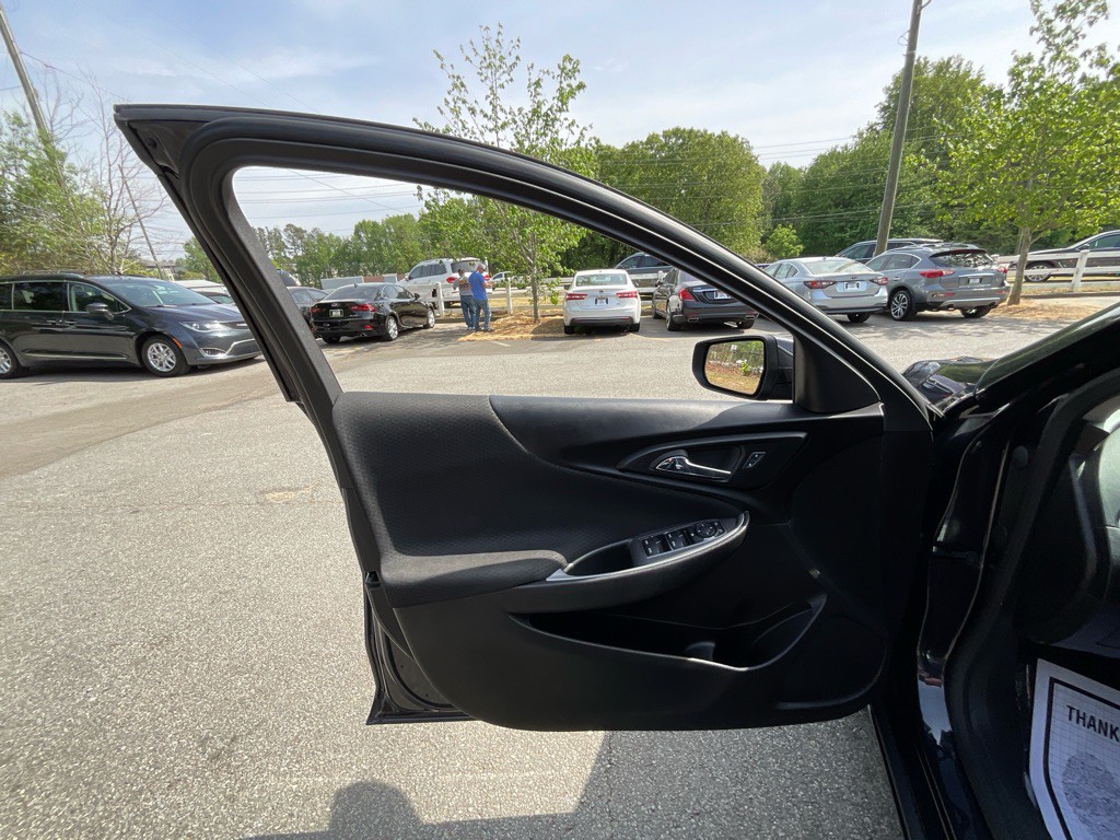 2023 Chevrolet Malibu Image 38