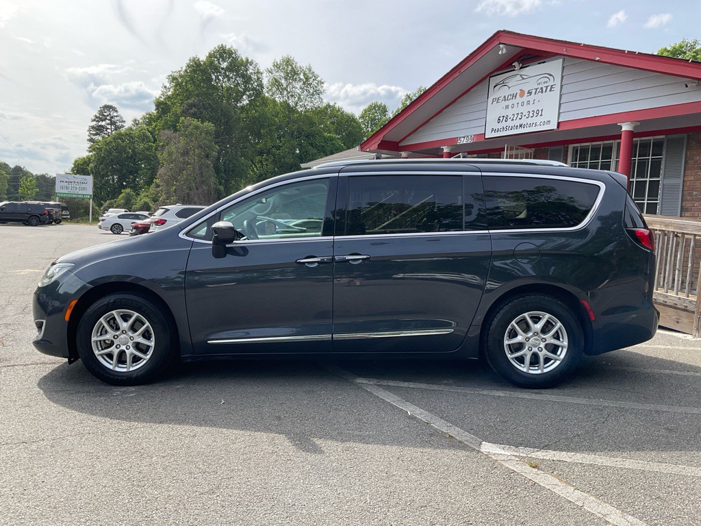 2020 Chrysler Pacifica Image 8