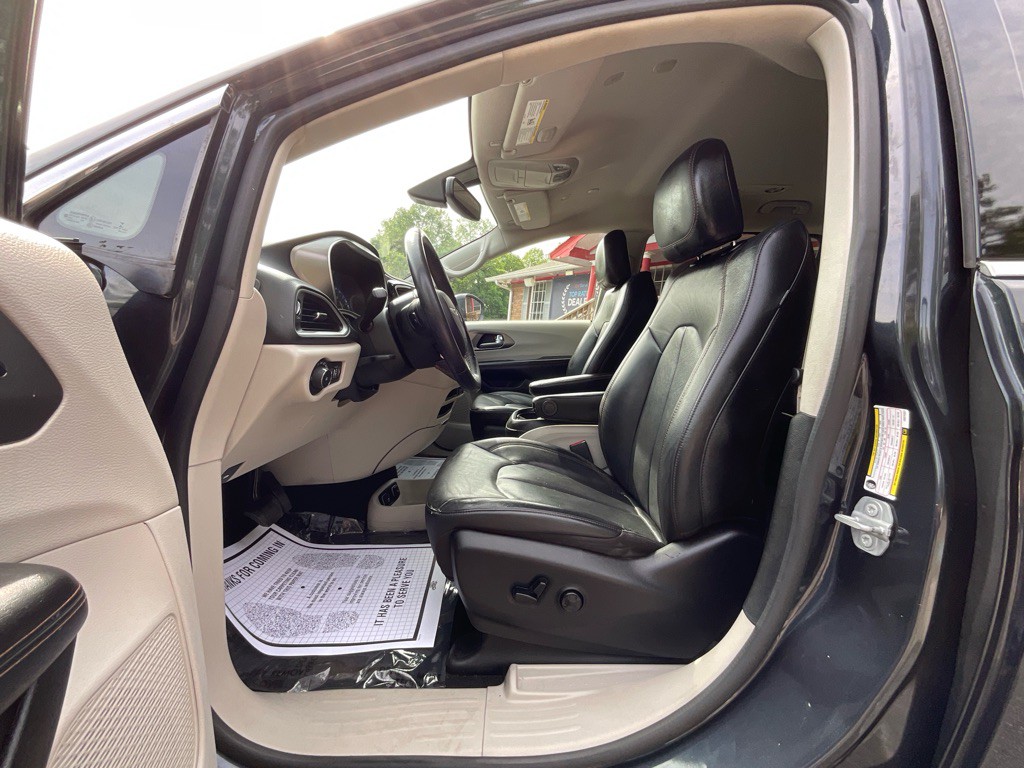 2020 Chrysler Pacifica Image 13