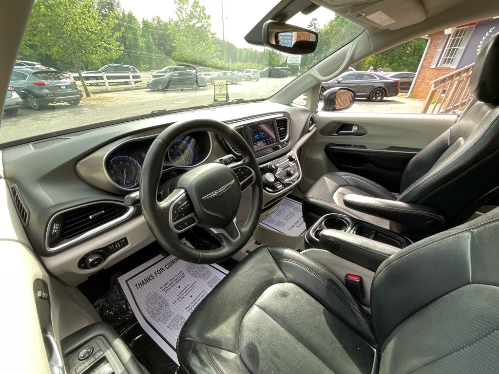 2020 Chrysler Pacifica Image 14