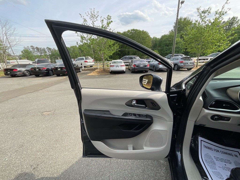 2020 Chrysler Pacifica Image 39