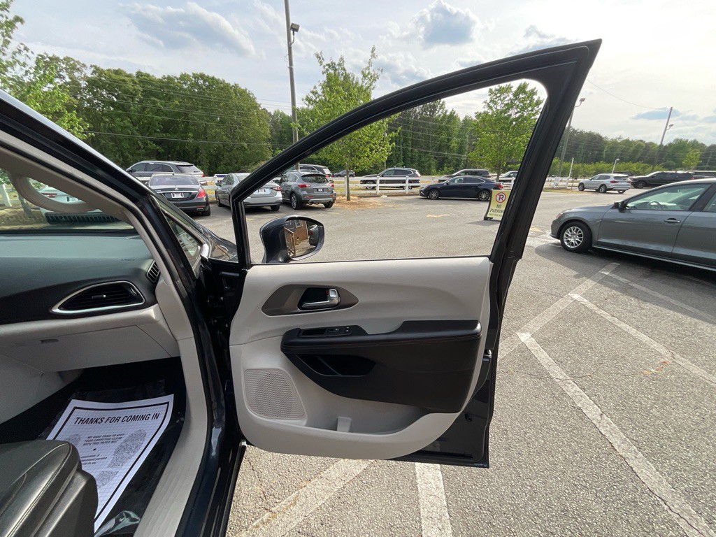 2020 Chrysler Pacifica Image 42