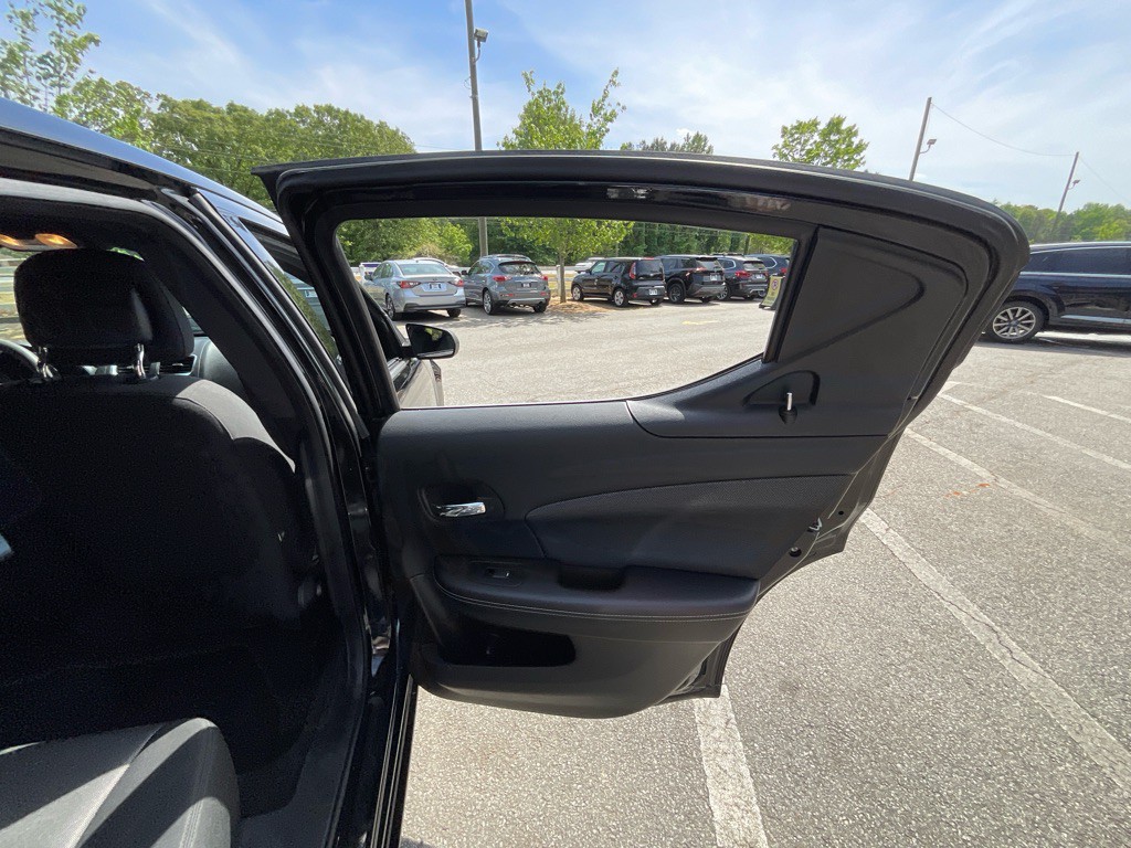 2013 Dodge Avenger Image 39