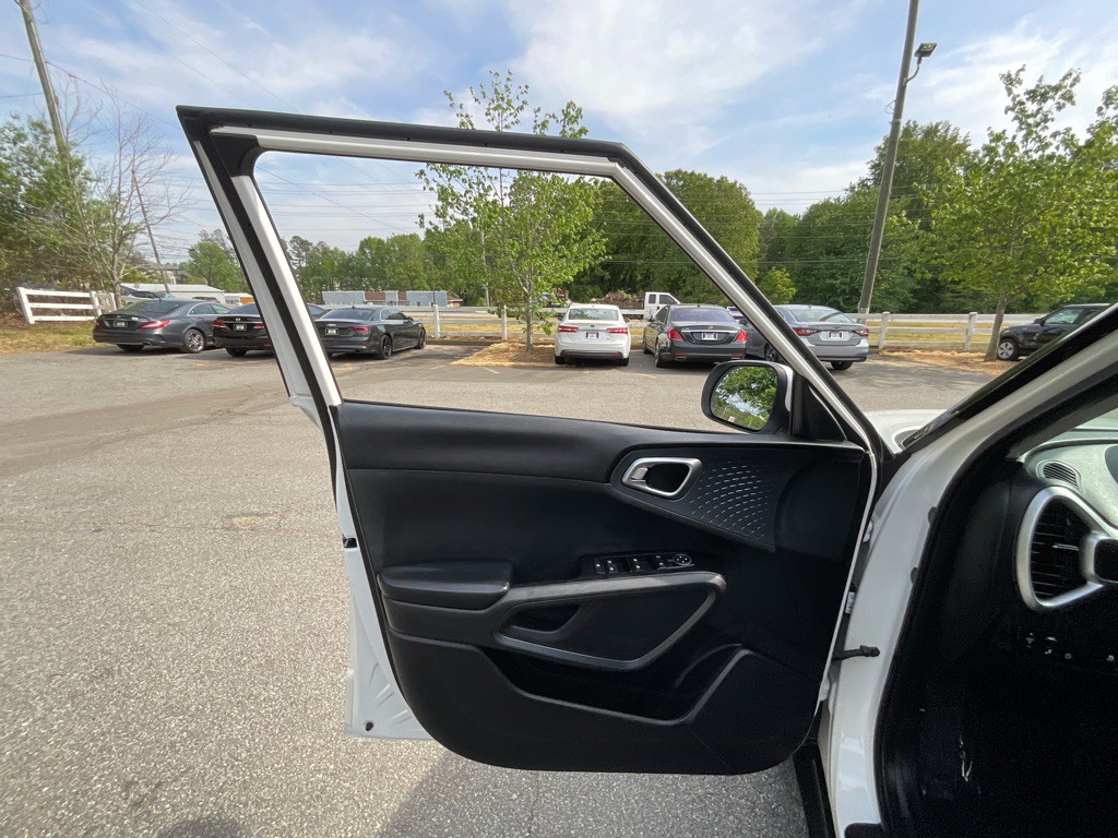 2020 Kia Soul Image 38