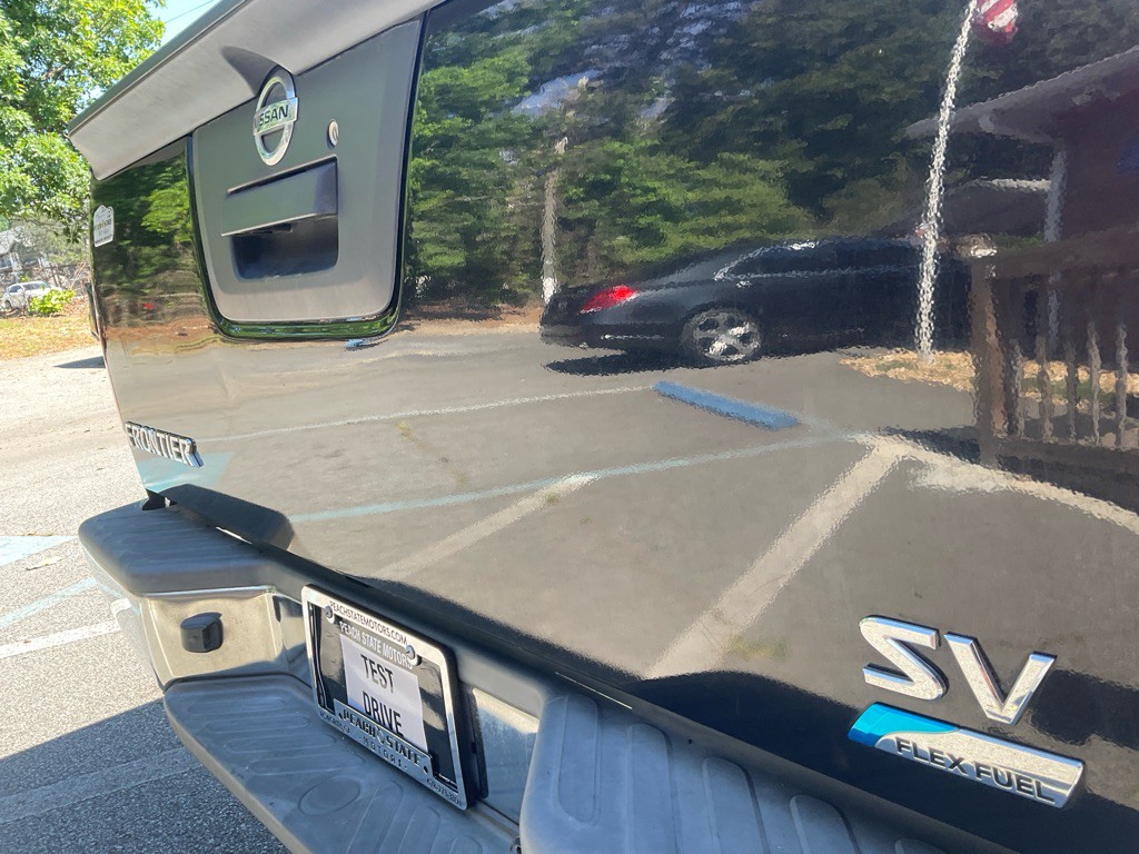 2017 Nissan Frontier Image 10