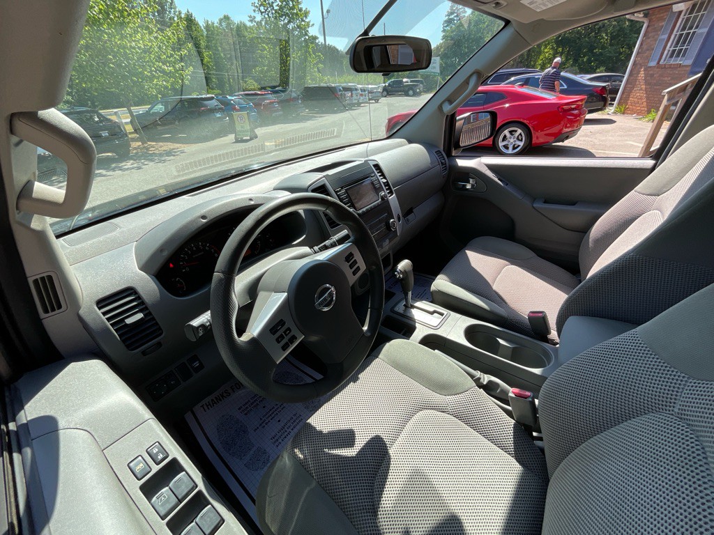 2017 Nissan Frontier Image 15