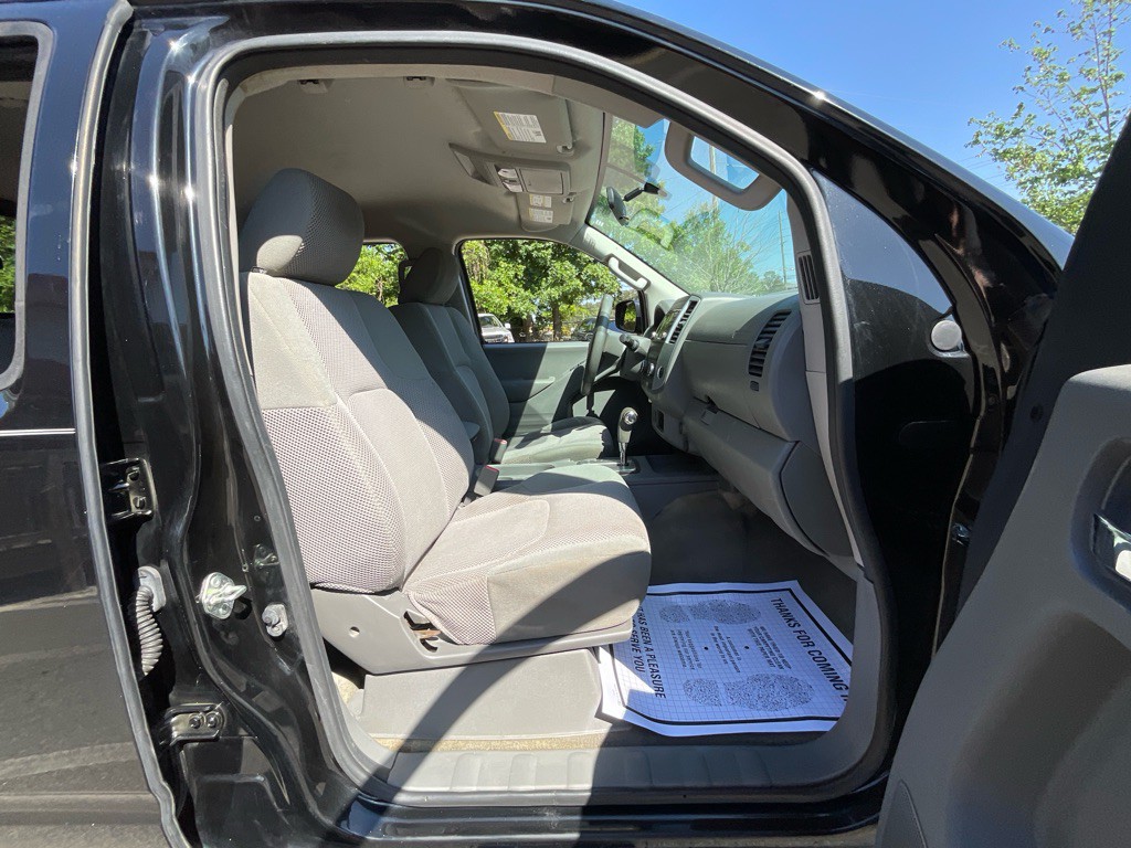 2017 Nissan Frontier Image 17