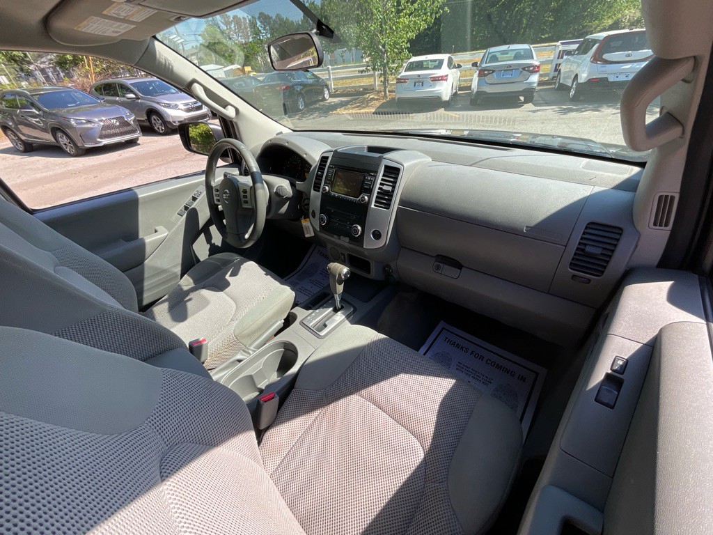 2017 Nissan Frontier Image 18