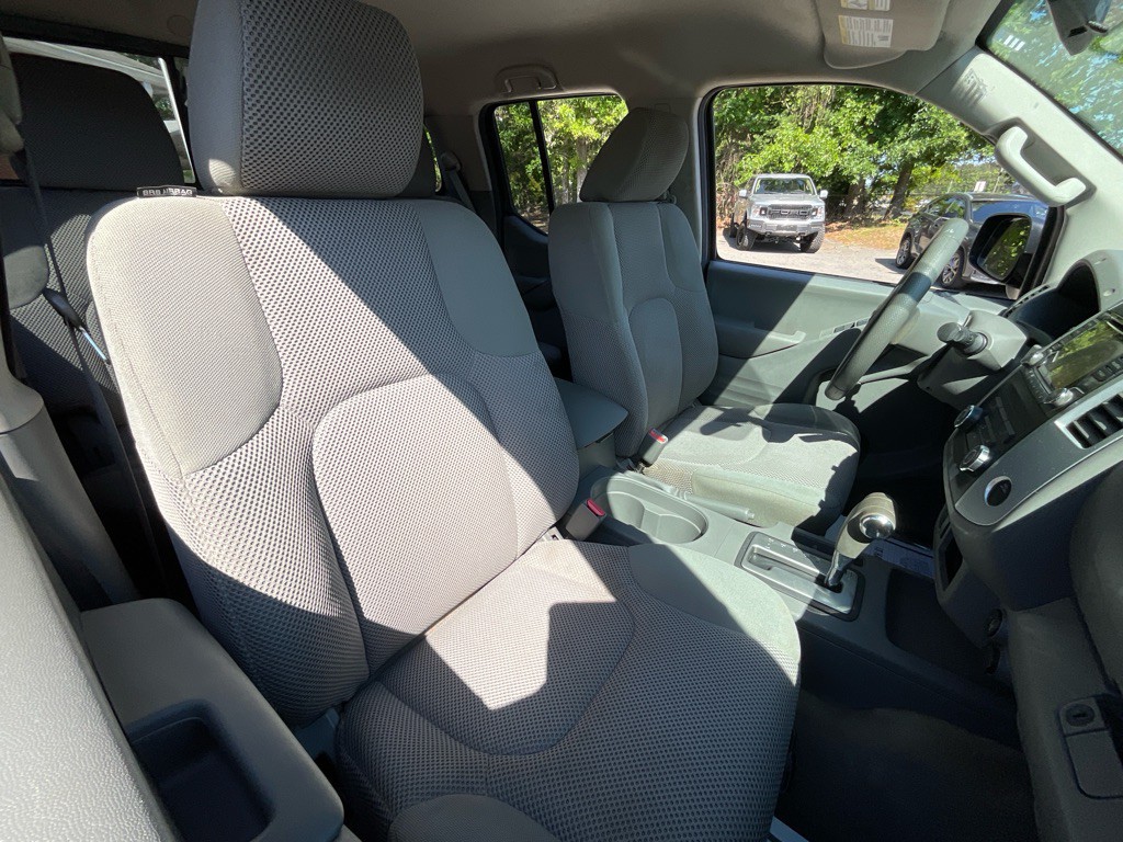 2017 Nissan Frontier Image 19