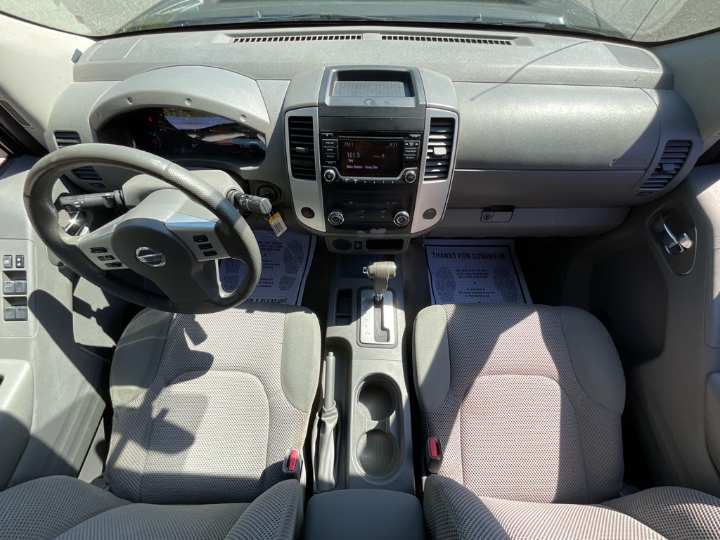 2017 Nissan Frontier Image 21