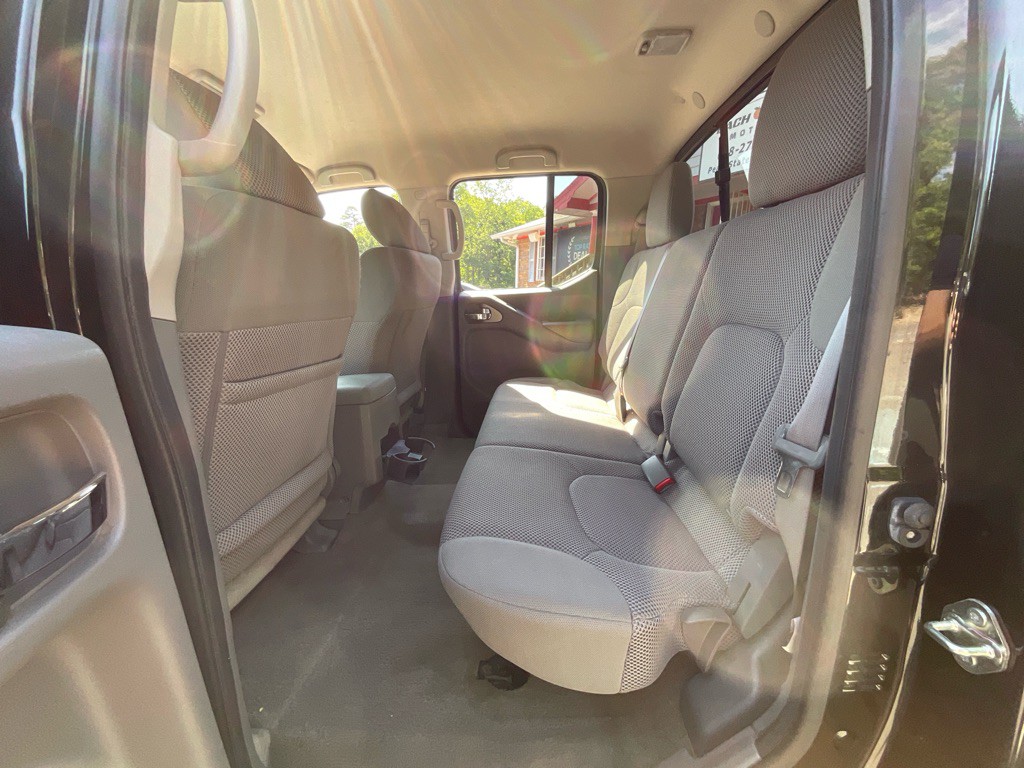 2017 Nissan Frontier Image 26