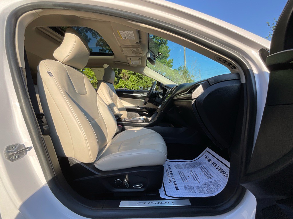 2017 Ford Fusion Image 16