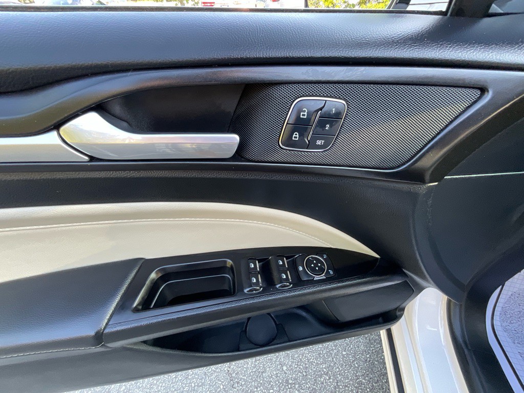2017 Ford Fusion Image 40