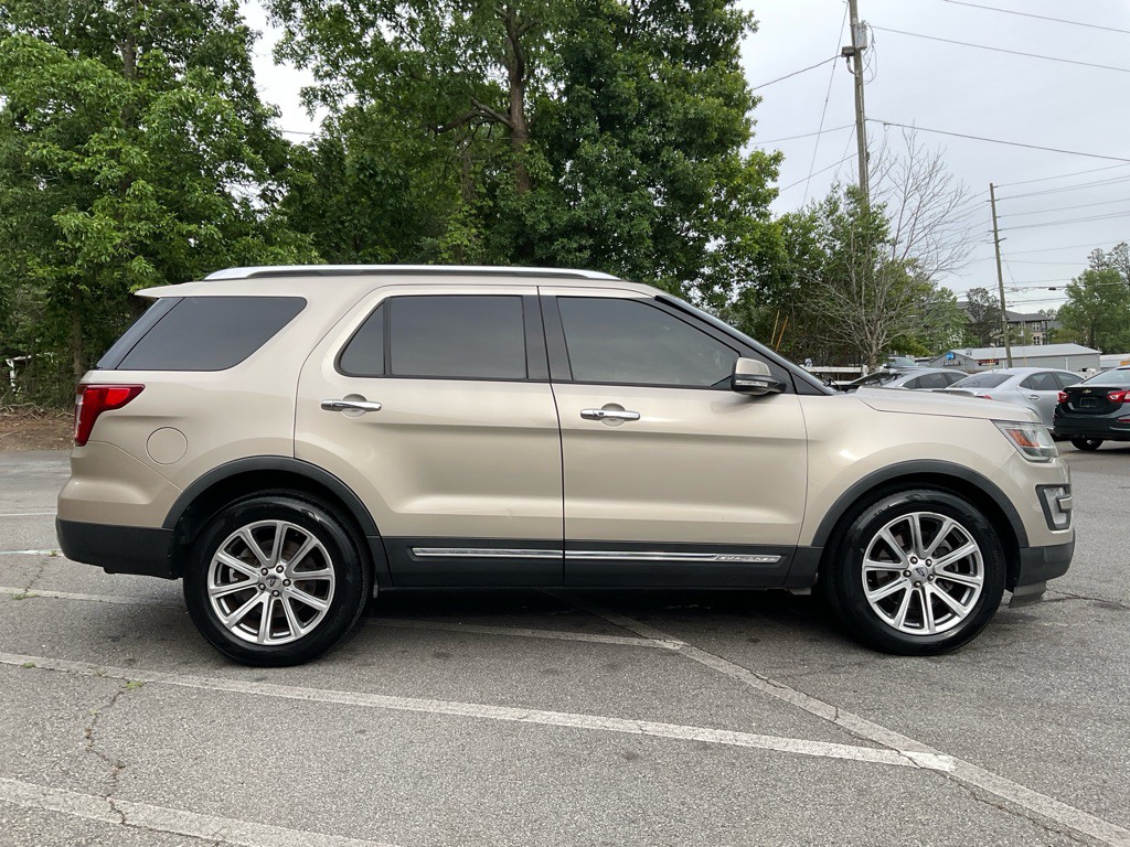 2017 Ford Explorer Image 4