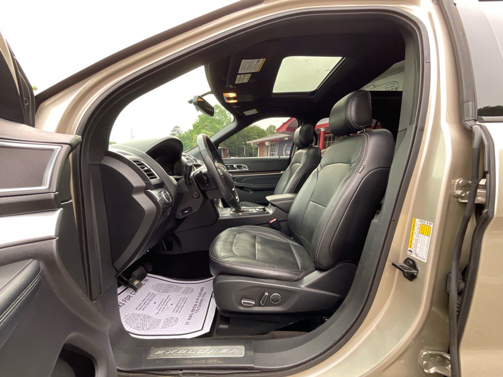 2017 Ford Explorer Image 14