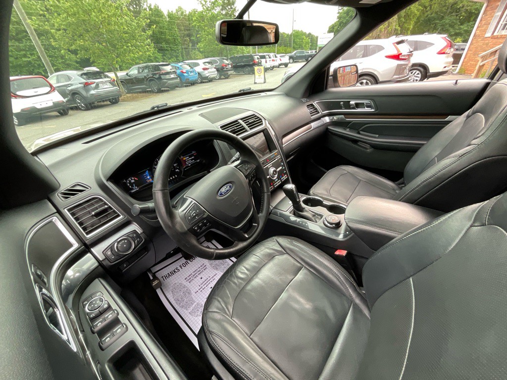 2017 Ford Explorer Image 15