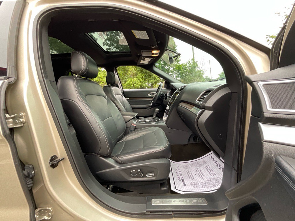 2017 Ford Explorer Image 17
