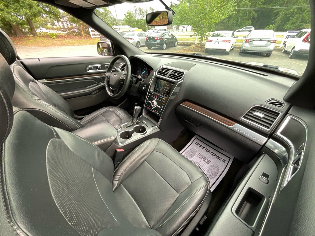 2017 Ford Explorer Image 18