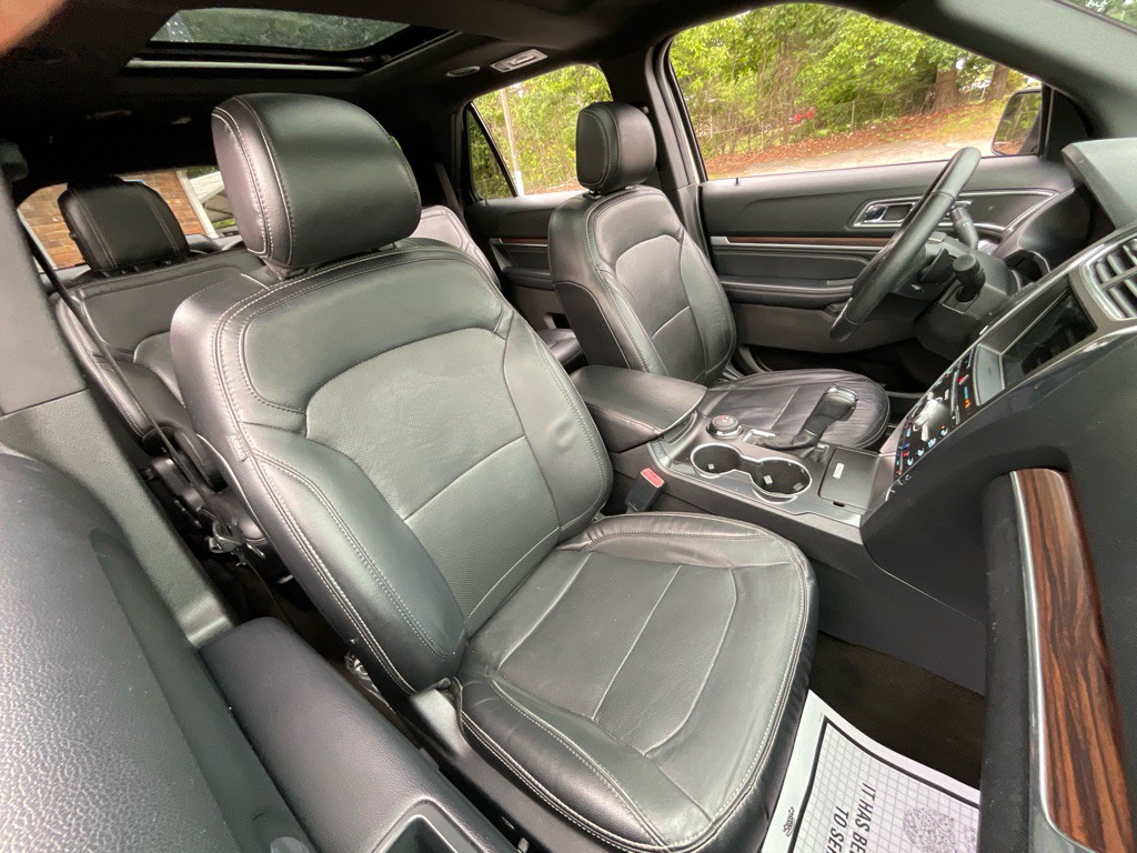 2017 Ford Explorer Image 19