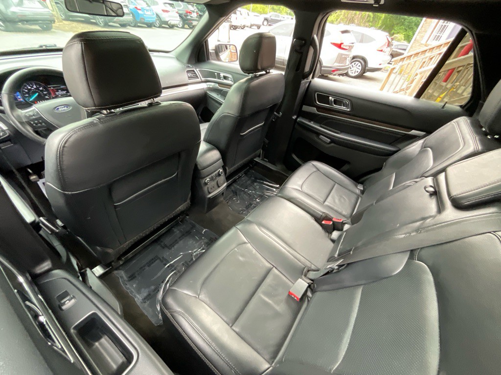 2017 Ford Explorer Image 30