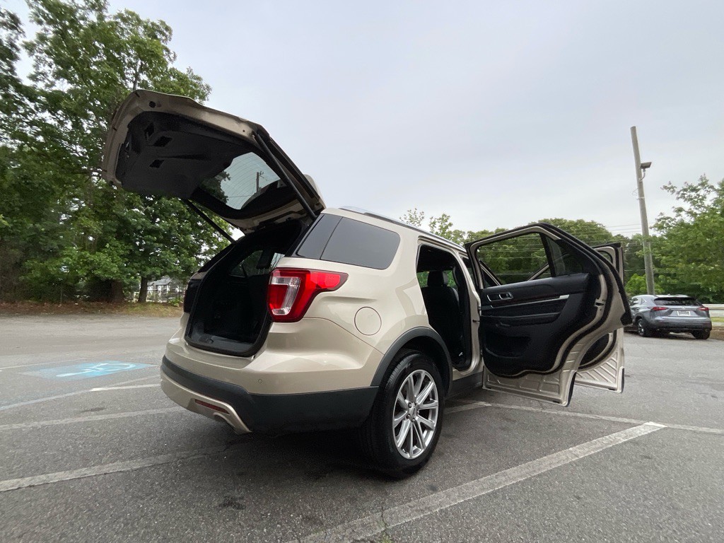 2017 Ford Explorer Image 37