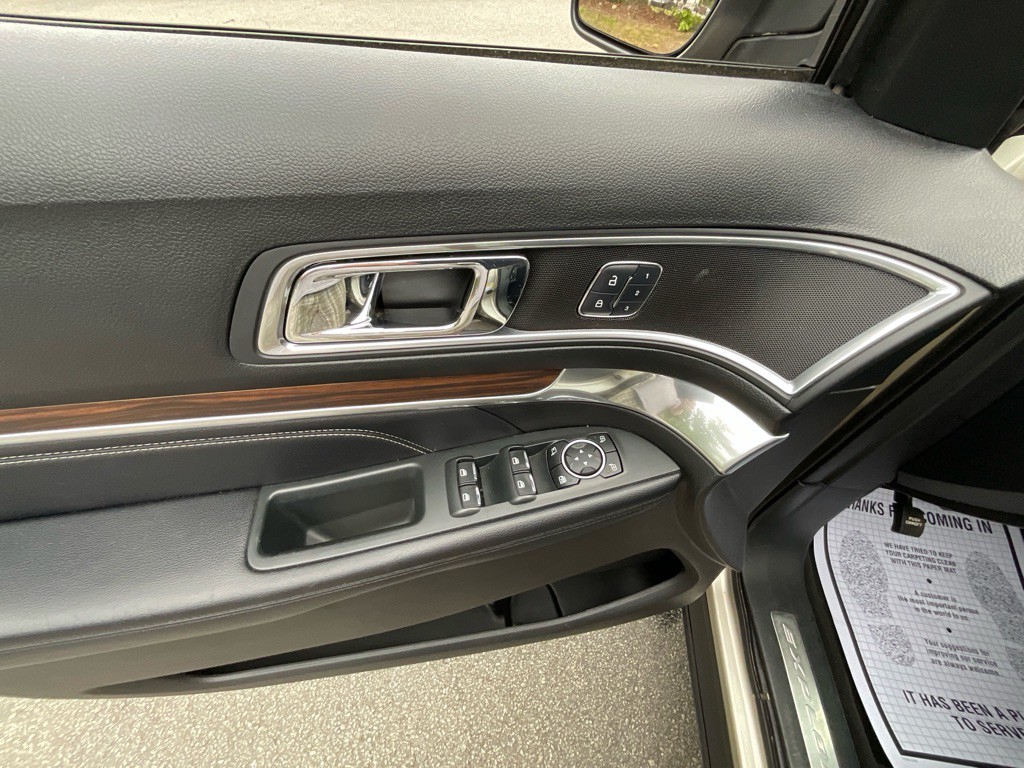 2017 Ford Explorer Image 45
