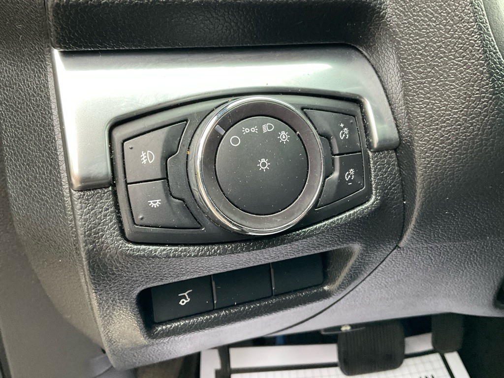 2017 Ford Explorer Image 46