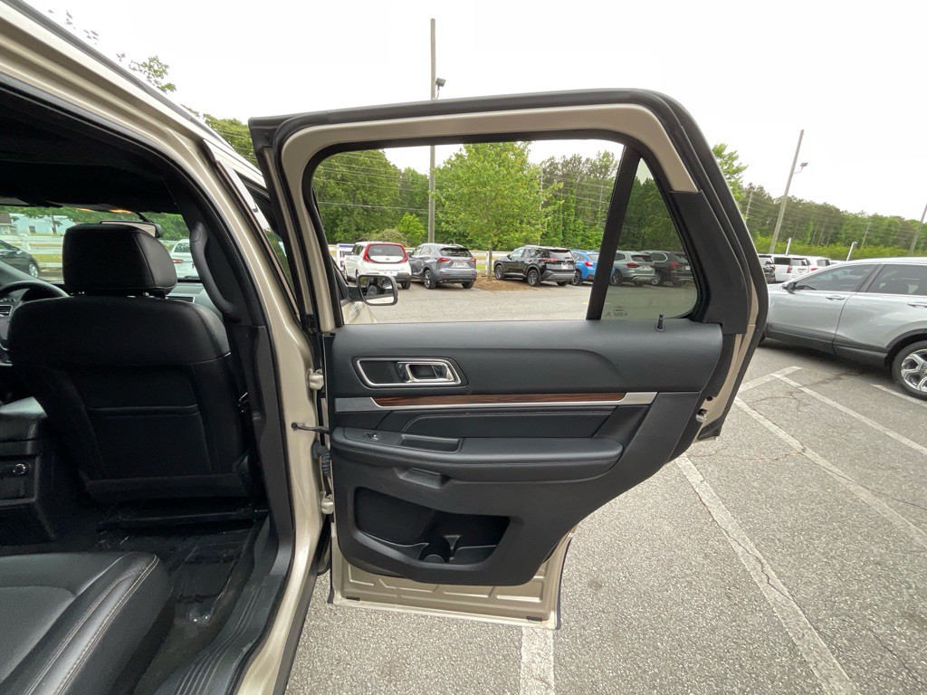 2017 Ford Explorer Image 49