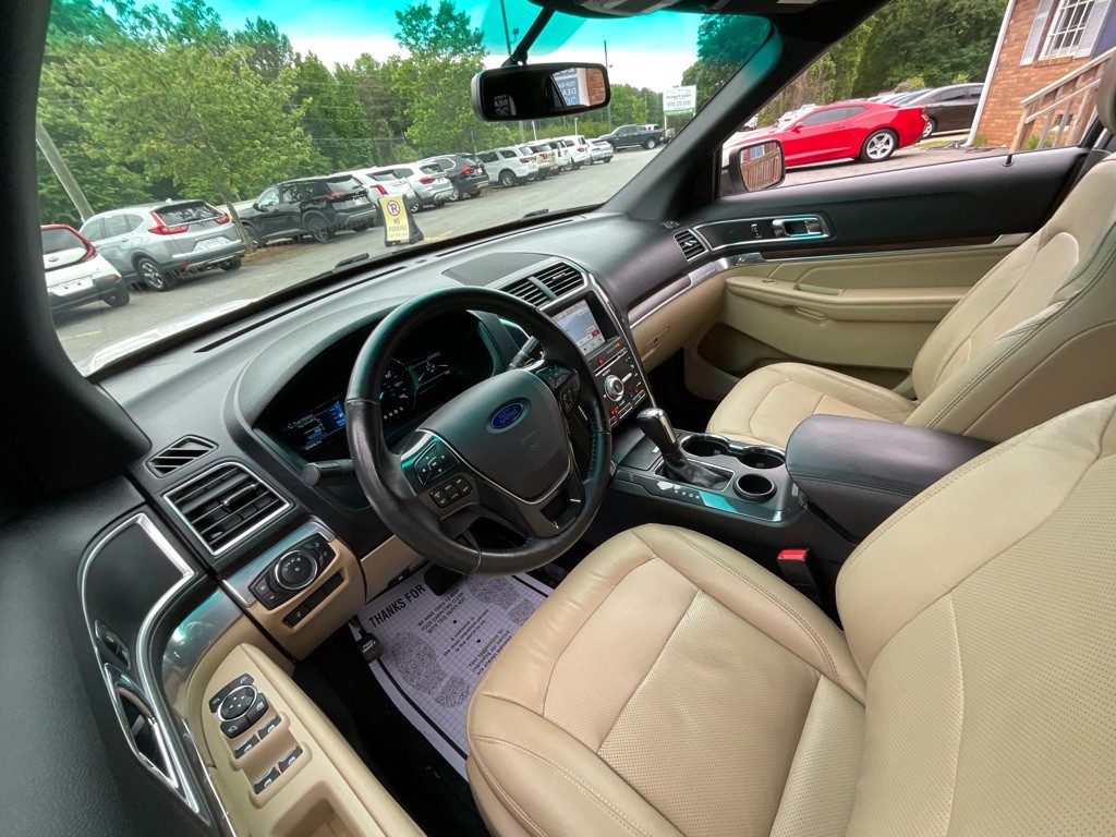 2017 Ford Explorer Image 14